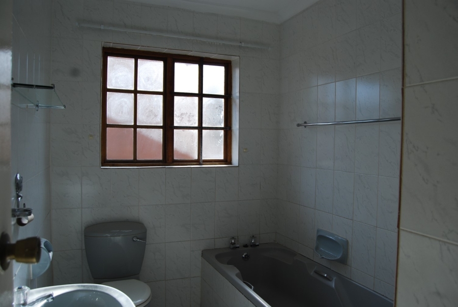 To Let 3 Bedroom Property for Rent in Lovemore Park Eastern Cape